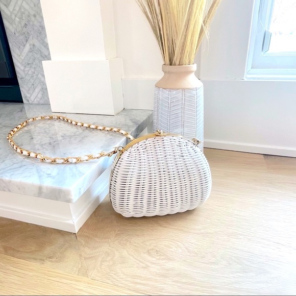 Magid Handbags - VINTAGE Wicker Magid purse